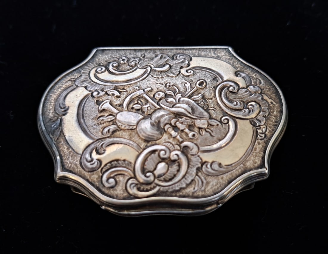 Early Reposse Silver Box- Hallmarked: 1" tall x 2 3/4" wide x 2 1/4" 1.75 ozt