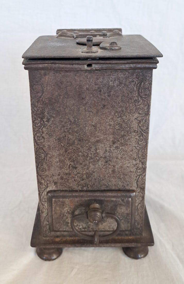 Small 18th Century French Grinder with Incised Decoration (1 of 8)