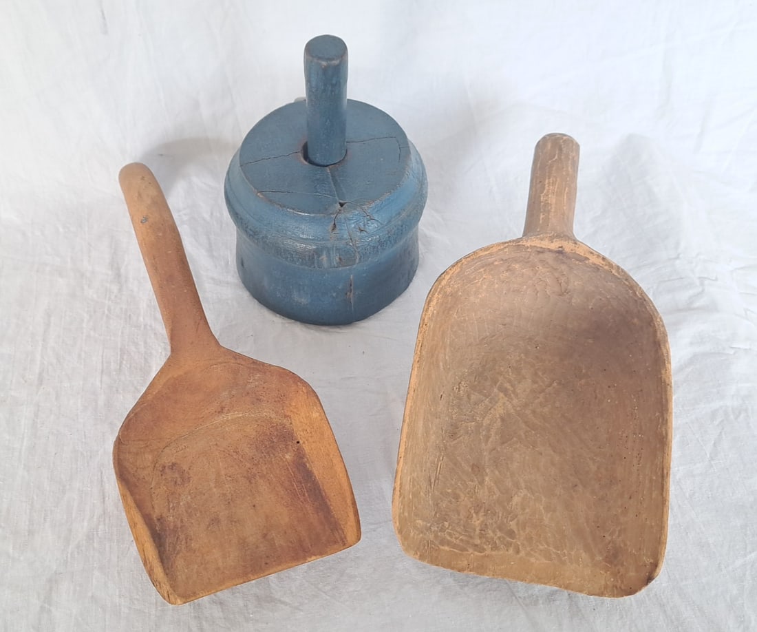 Lot of Three Pieces of Wooden Ware Including Buter Mold and Two Skimmers/ Scoops (1 of 6)