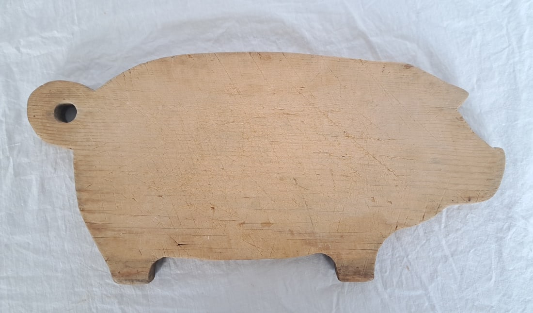 Wooden Pig Cutting Board (1 of 4)