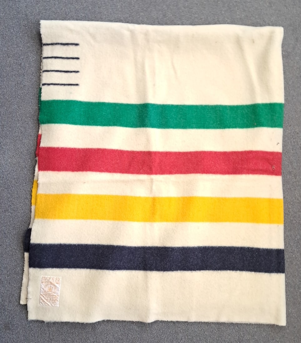 Vintage 4 Point Wool Hudson Bay Blanket: 89" x 72"