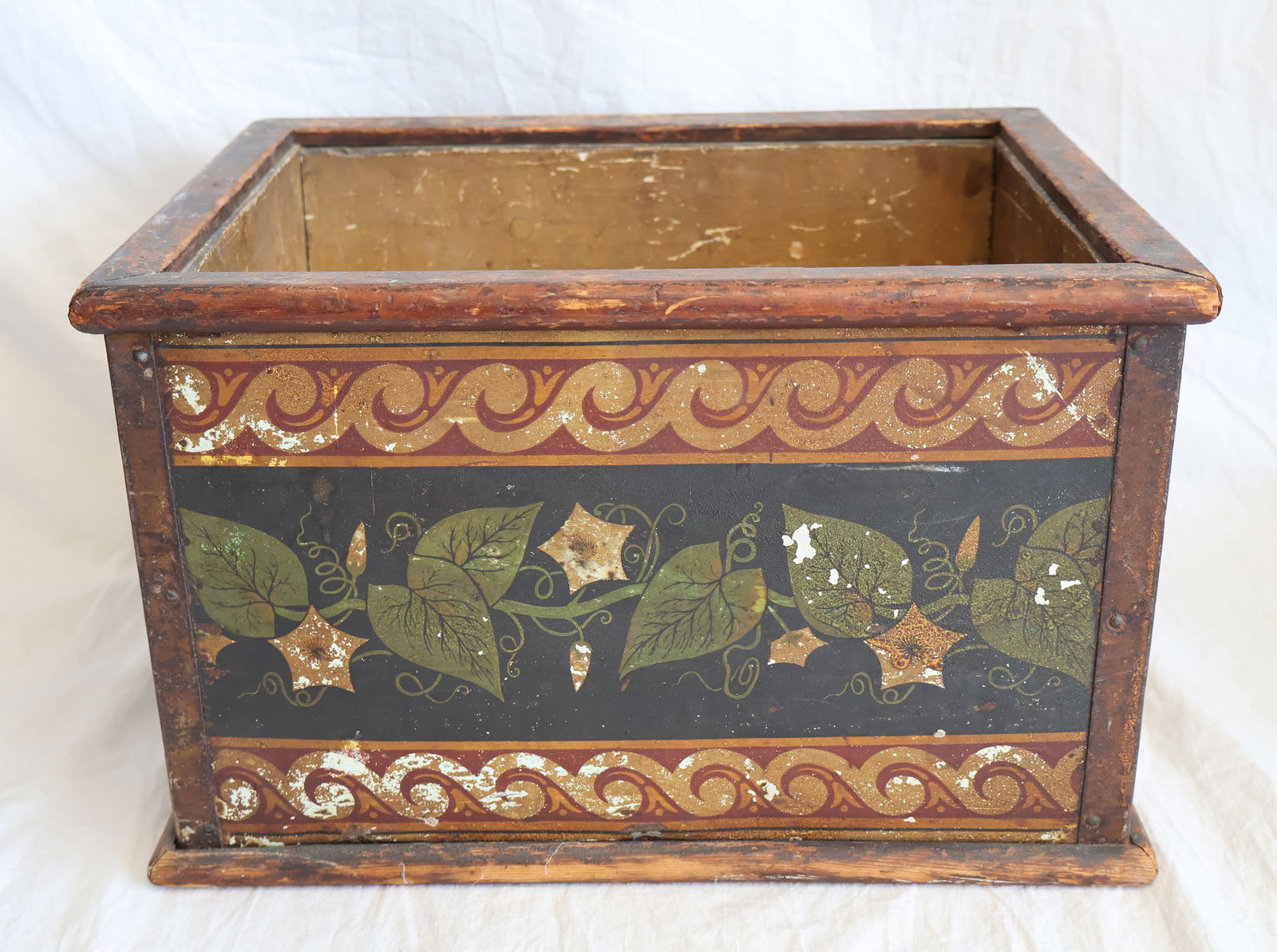 Tin sided Paint Decorated Box (1 of 6)