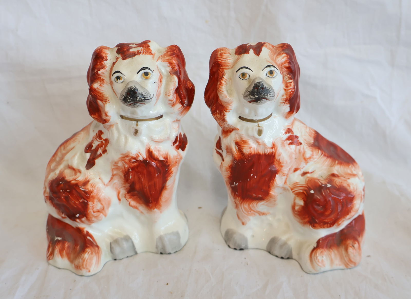 Pair of Staffordshire Spaniel figurines (1 of 6)