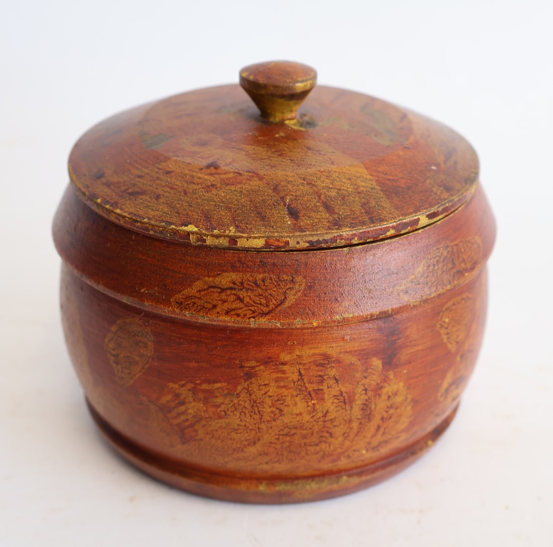 Grain Decorated Covered Treenware Dish: 4 1/4" x 4 1/2" Possibly from Pennsylvania. Gurley Auction Company provides IN HOUSE PACKING AND SHIPPING and we strive to keep costs as reasonable as possible. Please take the time to research the co