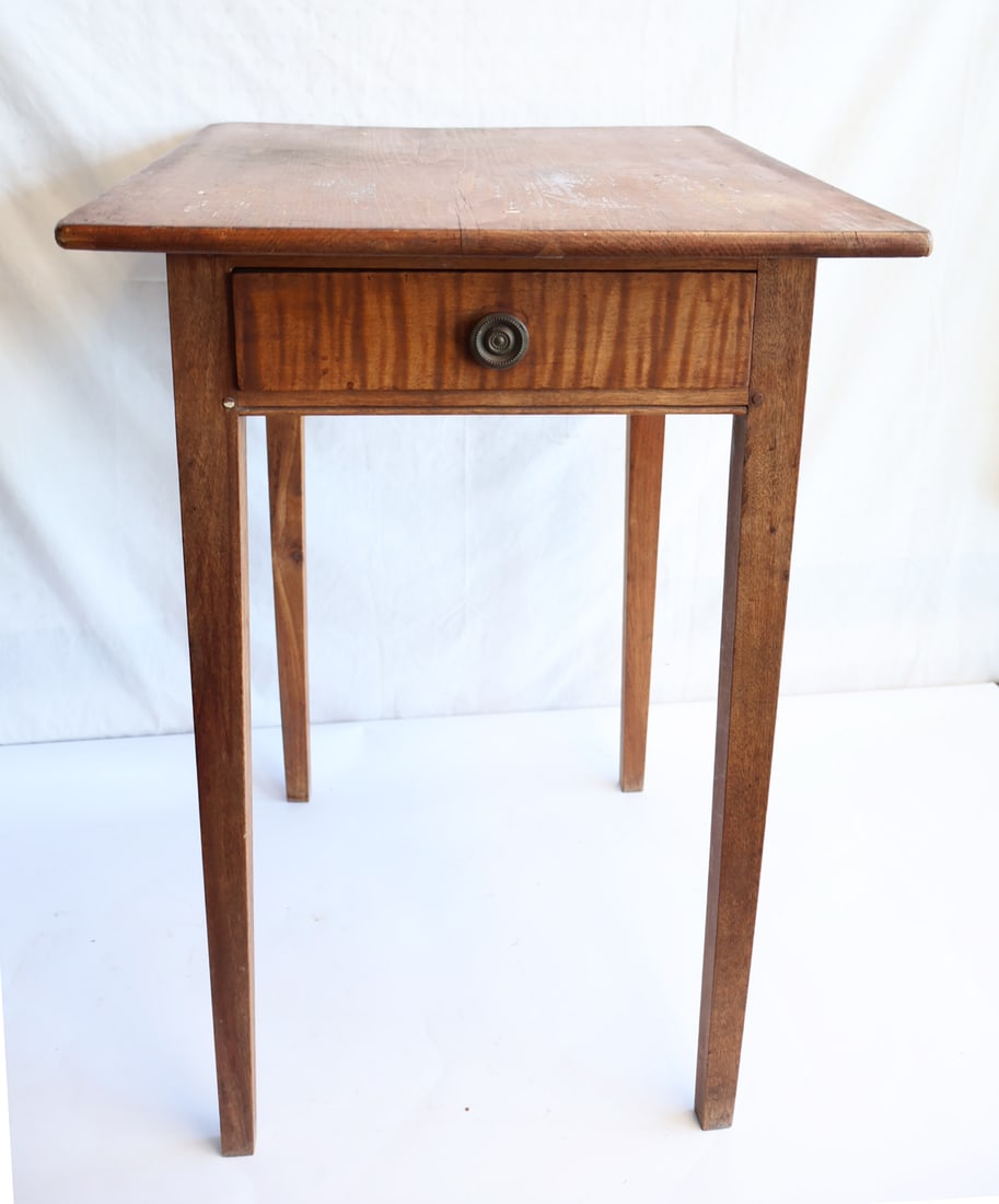 One Drawer Hepplewhite Stand with Tiger Maple Drawer Front (1 of 8)