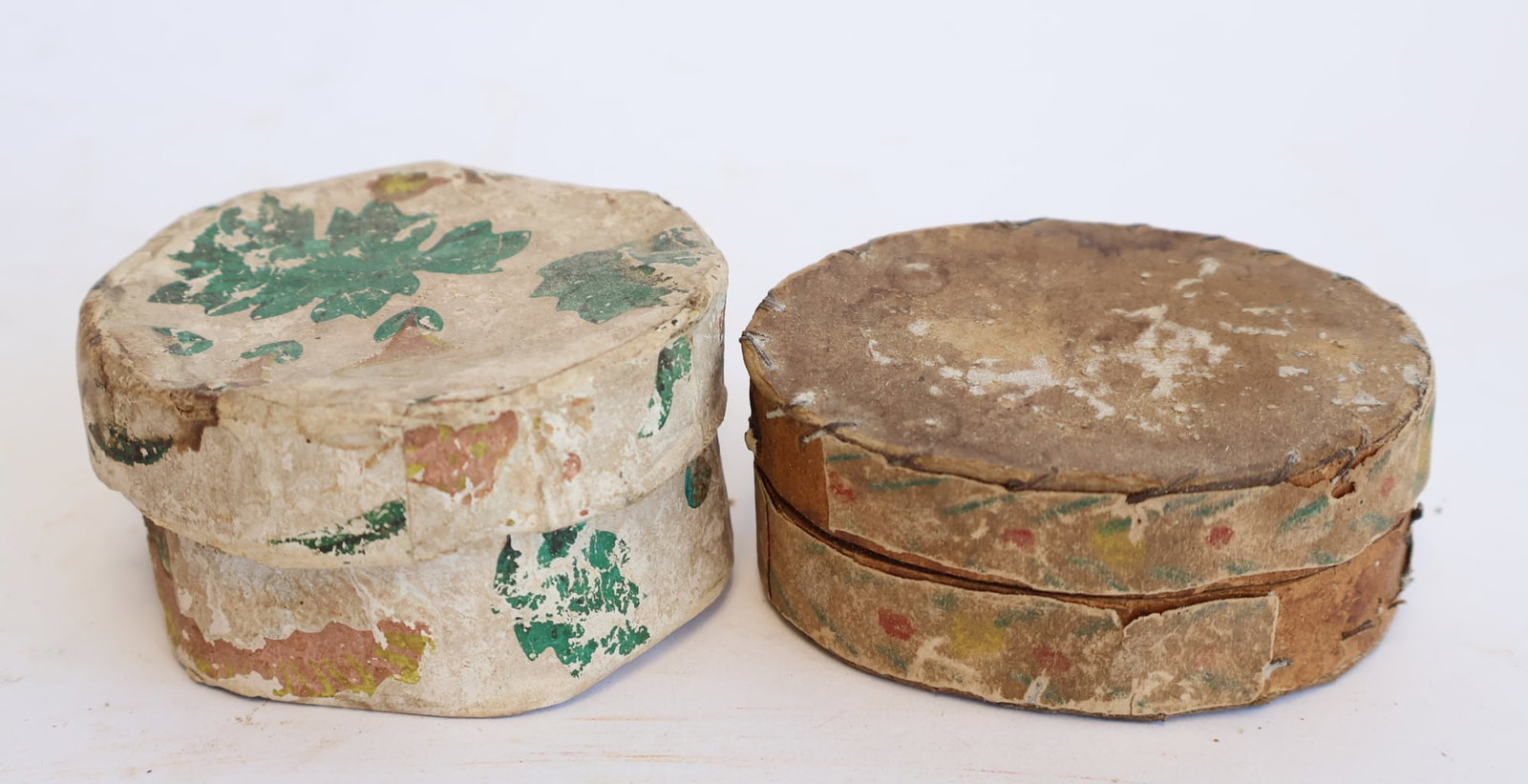 Lot of Two Small Wallpaper Covered Boxes (1 of 7)