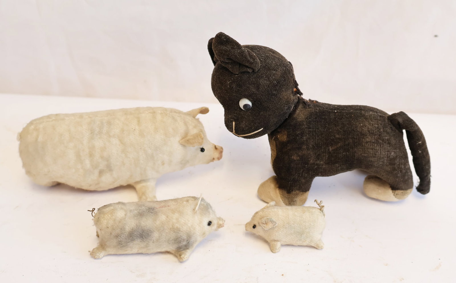 Lot of Four Small Stuffed Animals: Kitties and Piggies (1 of 3)