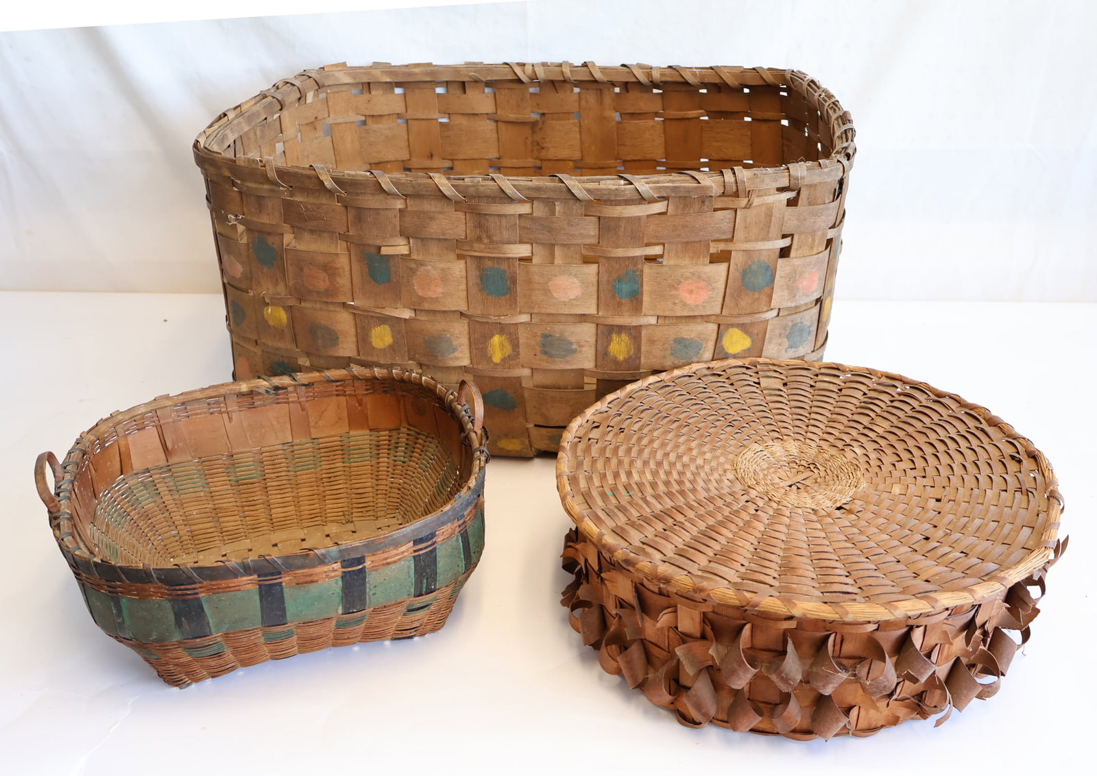 Lot of 3 Native American Baskets: *