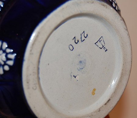 Blue dishware; Media: porcelain ware from Germany w