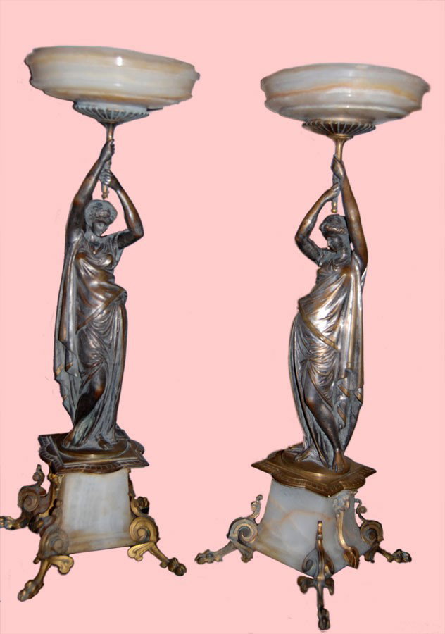 LOUIS VALENTIN ELIAS ROBERT (1821- 1874): Bronze and marble base, 19.5 " .