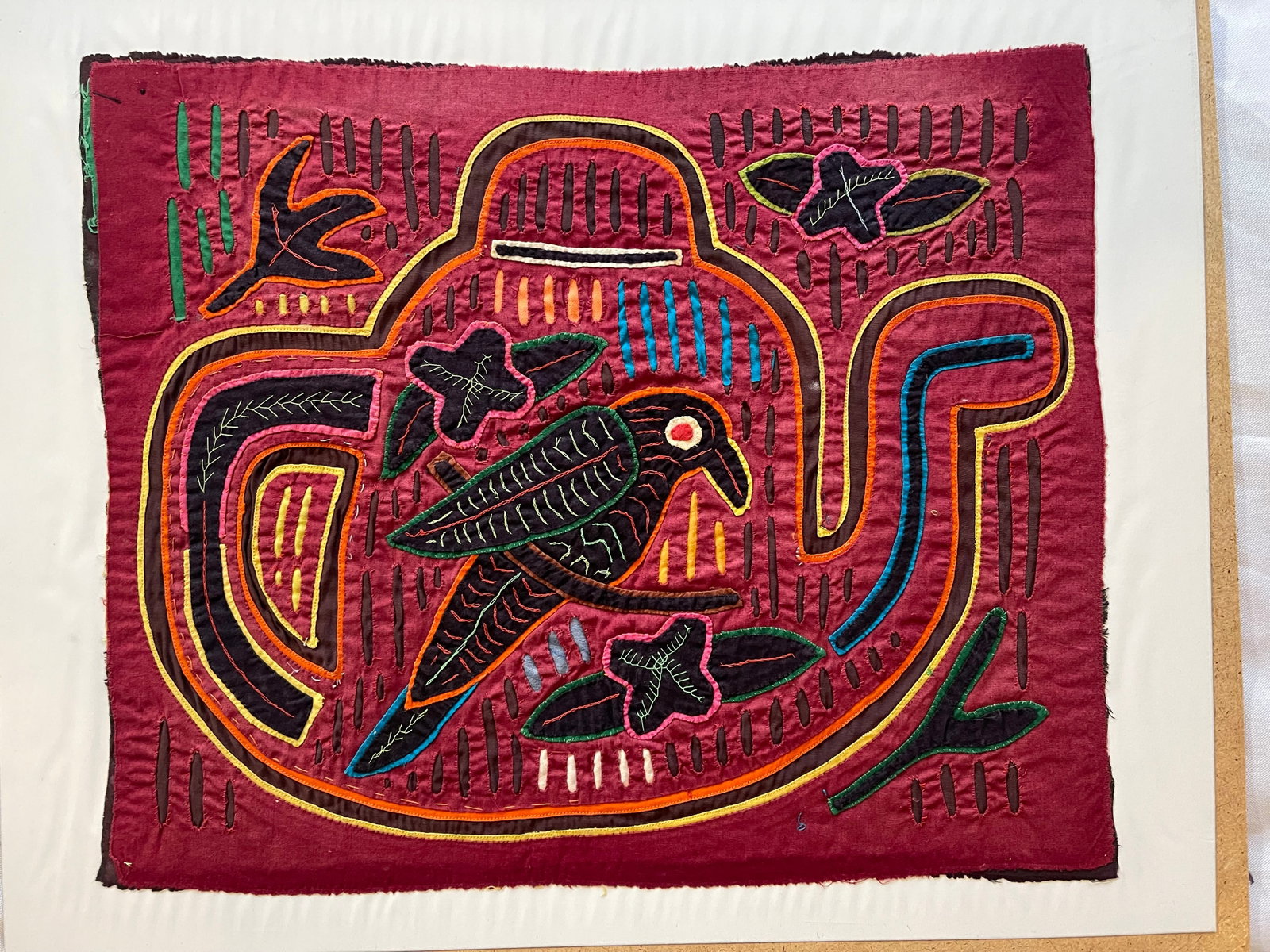 Ecuadorian MOLA CUNA Textile tapestry, STUNNING Original from the 1960s!: NO RESERVE This is a very old Ecuadorian MOLA CUNA Textile art in excellent original condition. This item has been stored in a frame for decades and still holds its vibrant coloring. Very desirable co