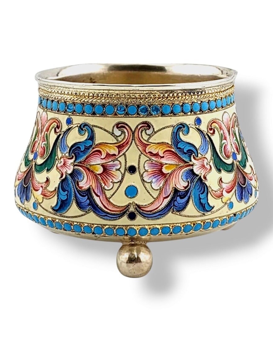 Imperial Russian Antique 84 Silver & Enamel Bowl: Imperial Russian Antique 84 Silver & Enamel Bowl Weight: 74 Grams Size: 5.0cm x 7.0 cm Marked 84 silver mark and work masters initials Period: 1909-1917 Condition: Enamel in excellent condition. Profe