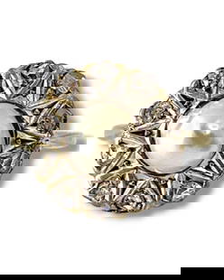 Ring - 14 kt. Yellow gold, Antique Victorian Natural Pearl and Diamond Cluster Women's Ring -: Antique Victorian Natural Pearl and Diamond Cluster Women's RingMetal: 14K Yellow Gold10 Diamonds Carat: 0.25ctw.Pearl Size: 6 CentimetersSize: US 6. 3/4 / EU 54Weight: 3.2 GramsCondition: Excellent