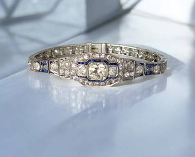 Rare Art Deco Platinum 6.39 Carats Diamond Bracelet Circa 1930: Rare Art Deco Platinum 6.39 Carats Diamond Bracelet Circa 1930 Round Natural diamonds a total of 6.39 carats Large middle diamond 2.0 Carats 2 round Diamonds 0.50 carats Total 6.50 Carats Diamonds Mat