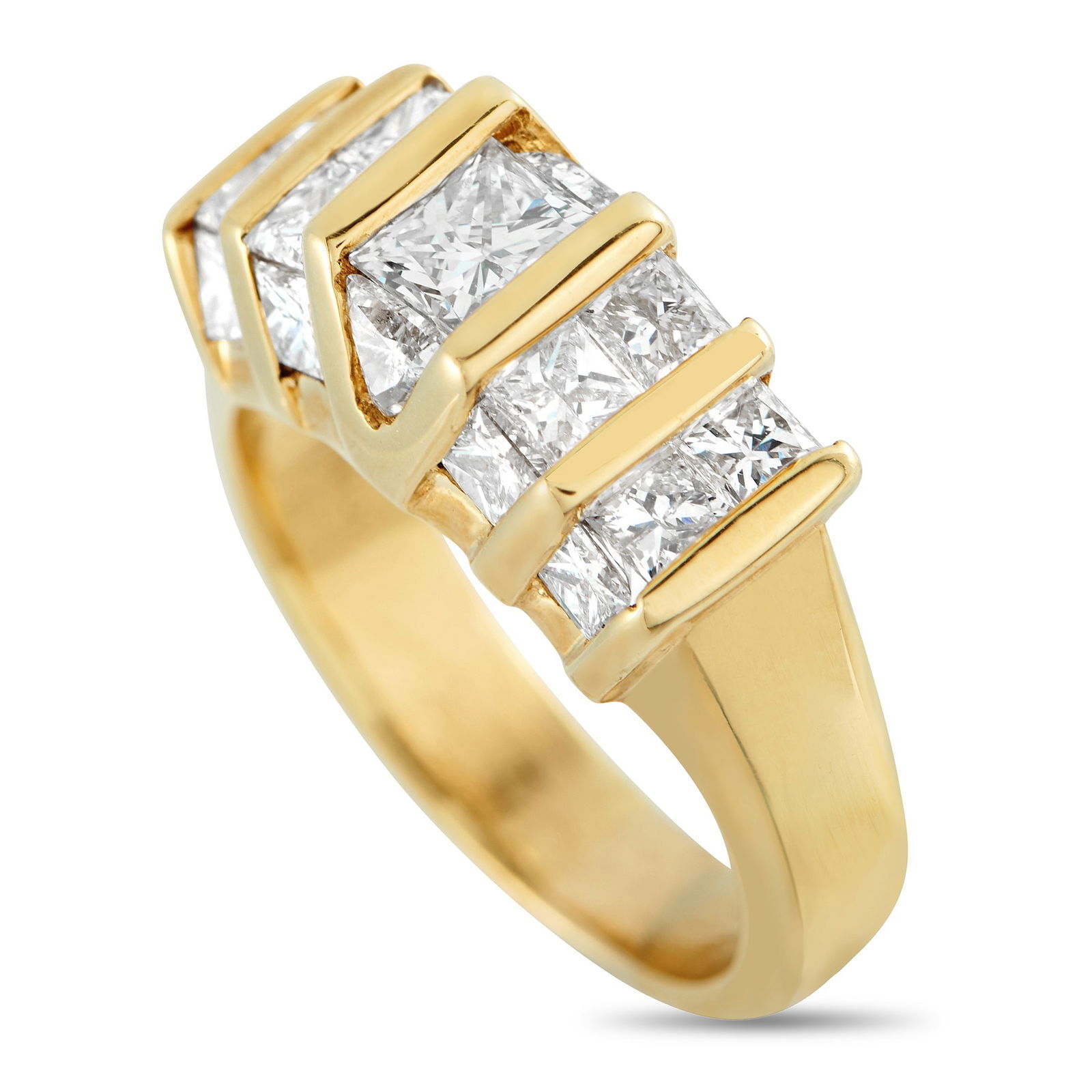 Exclusive 18K Yellow Gold 3.04ct Diamond Ring: An array of sparkling Diamonds totaling 3.04 carats allow this luxury ring to seemingly radiate light. The unique 18K Yellow Gold setting allows it to sparkle and shine from virtually every angle. Und