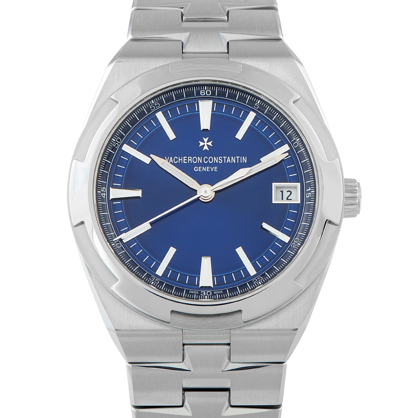 Vacheron Constantin Overseas Blue Dial Steel Watch 4500V/110A-B128: Among modern luxury sports watches, the Vacheron Constantin Overseas ref. 4500V/110A-B128 stands as a point of entry into the collection. It’s a clean expression of everyday refinement, a watch buil