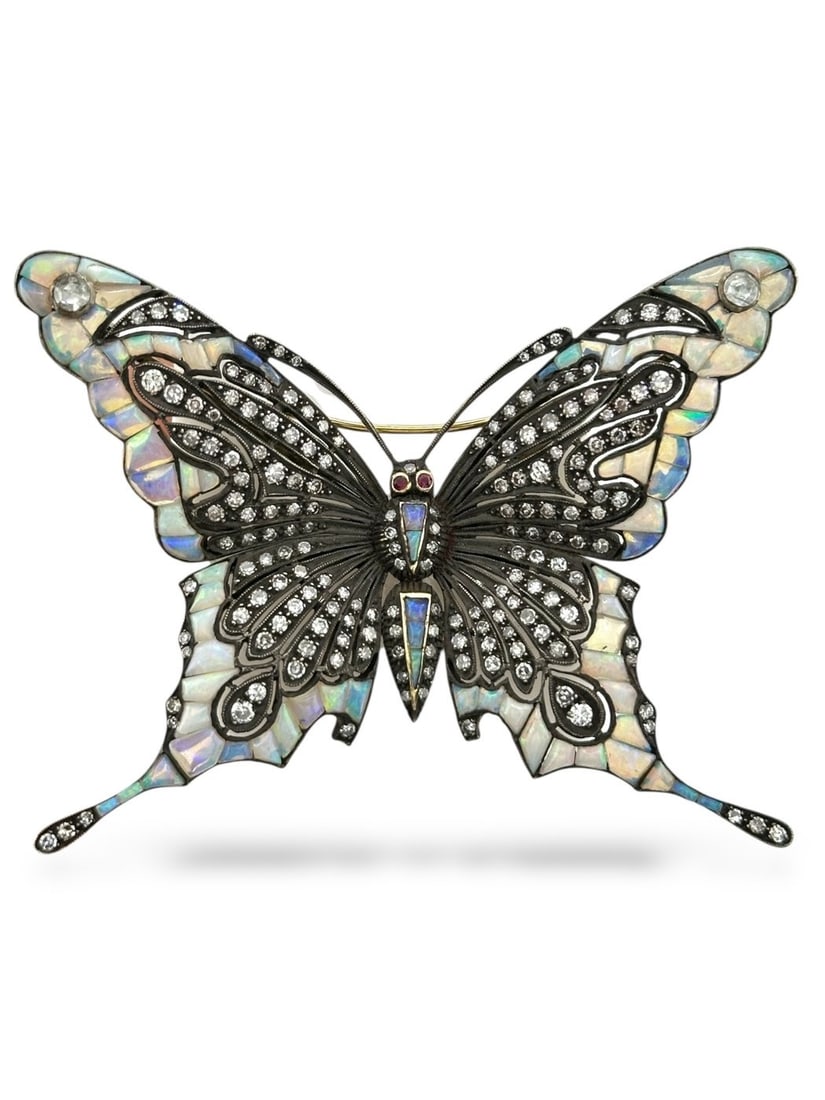 Brooch - 18 kt. White gold, 18K Yellow Gold Butterfly Large Brooch with Diamonds, Opals & Ruby Eyes: 18K Yellow Gold Butterfly Very Large Brooch with Diamonds, Opals & Ruby EyesA finely crafted butterfly brooch in 18K yellow gold, featuring opal-inlaid wings accented with rubies for the eyes. The des
