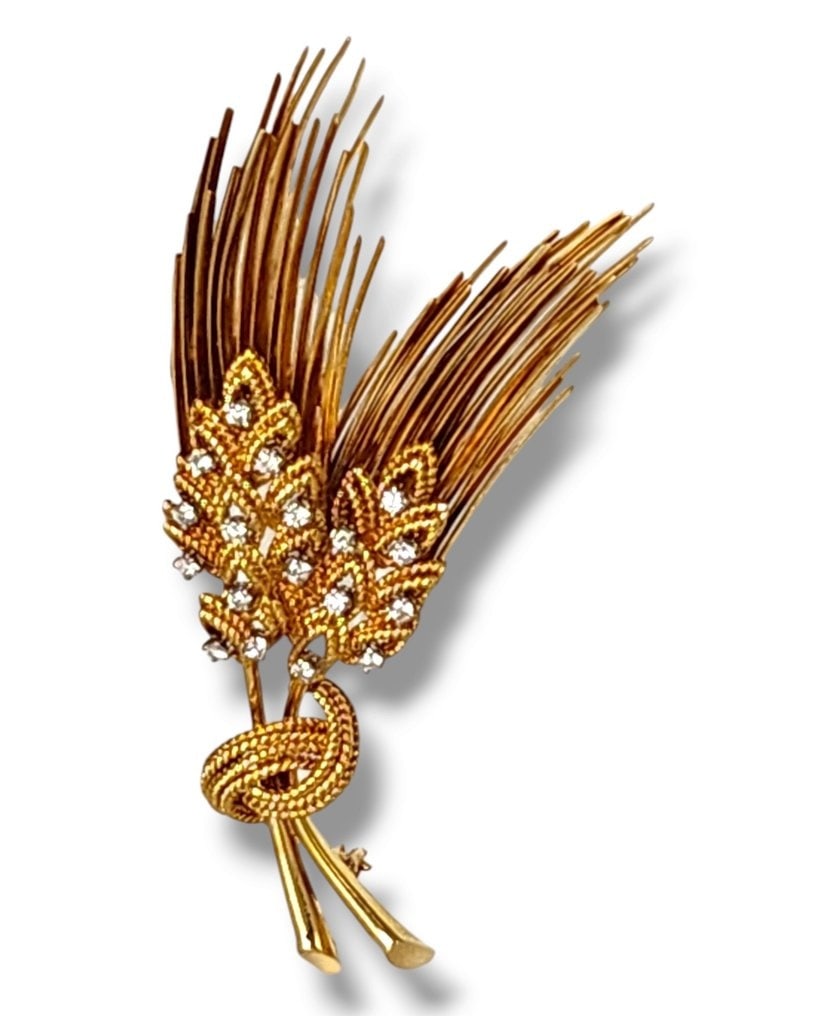 Tiffany & Co. - Brooch - 18 kt. Yellow gold, TIFFANY & CO 18K Gold Large Pin Brooch with Diamonds -: Tiffany & Co. 18K Yellow Gold Large Brooch / Pin, brightly polished, decorated with 18 prong set round brilliant cut Diamonds.Diamonds: 18 Diamonds Each 1.95mm, Total 0.45ctw.Weight: 35 grams. ( appro