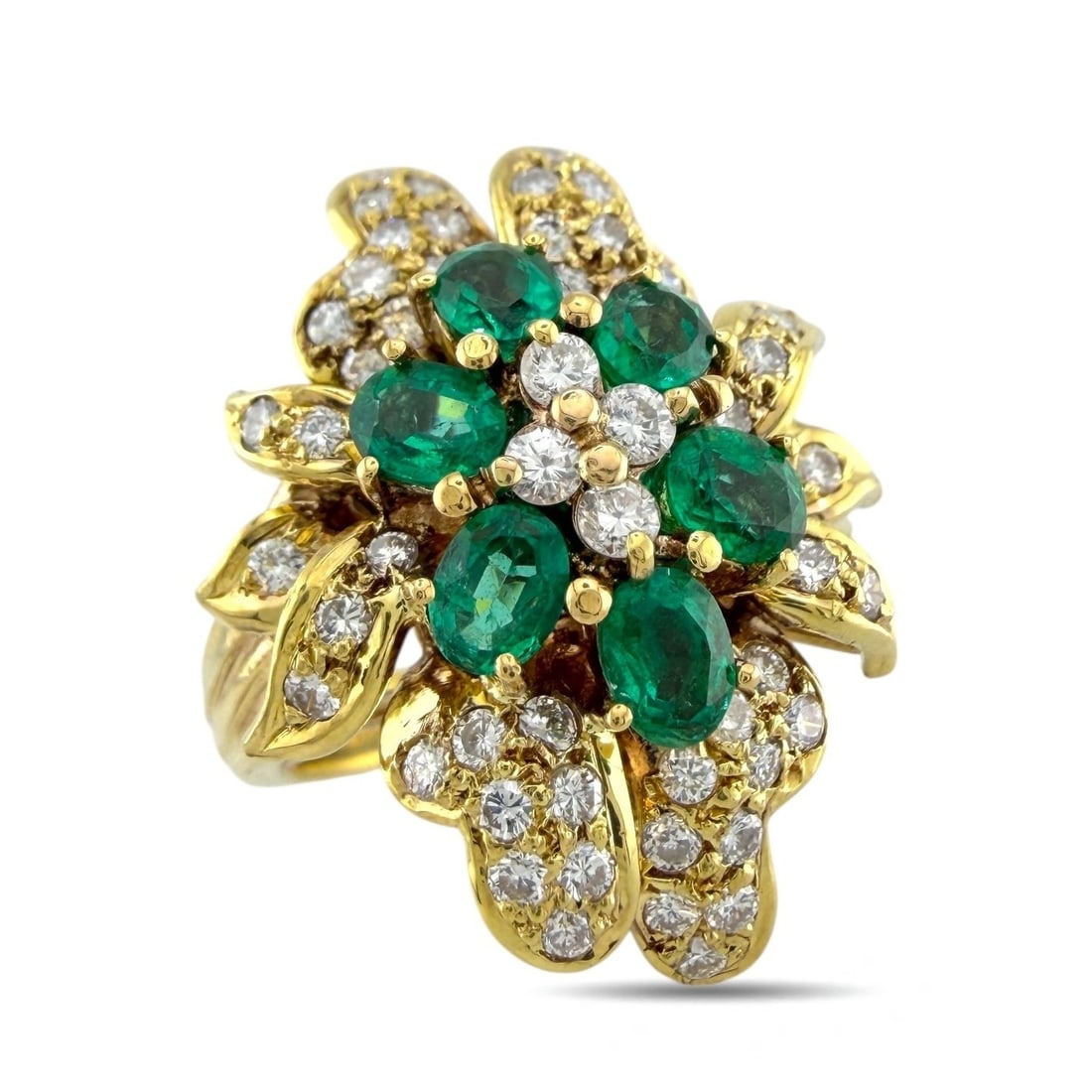 Ring - 18 kt. Yellow gold, 18K Yellow Gold 0.84ct Diamond & Emerald Cluster Ring - 2.64ct. tw.: 18K Yellow Gold 0.84ct Diamond & Emerald Cluster RingThis exquisite 18K yellow gold ring features a dazzling center of small diamonds, elegantly framed by 6 vibrant emeralds. The emeralds are further