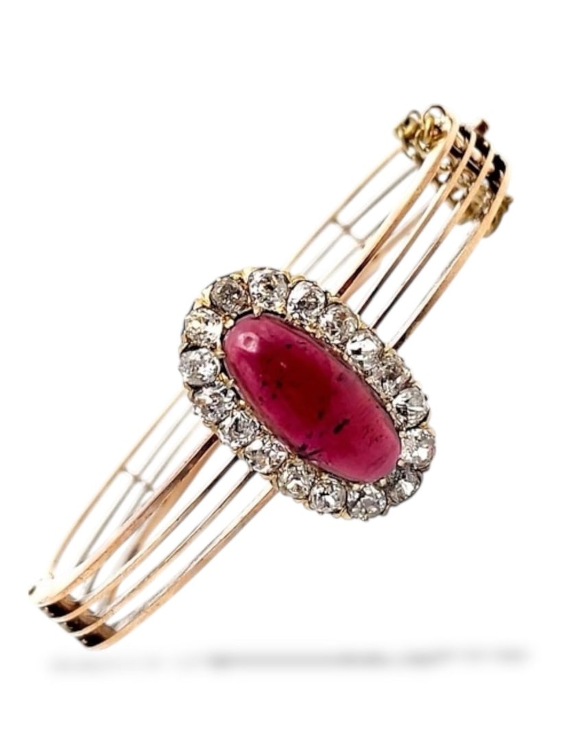 Bracelet - 14 kt. Yellow gold, Gorgeous Antique Gold and Diamond Women's Bracelet 3.4 Carats -: Gorgeous Antique Victorian Gold Women's Bracelet Circa 1870, 35 Grams Period: 1940Material: 14k GoldWeight: 26GramsDiamonds: Natural Round Large 0.20ct Diamonds, 17 Diamonds. Total 3.34 Carats Large s