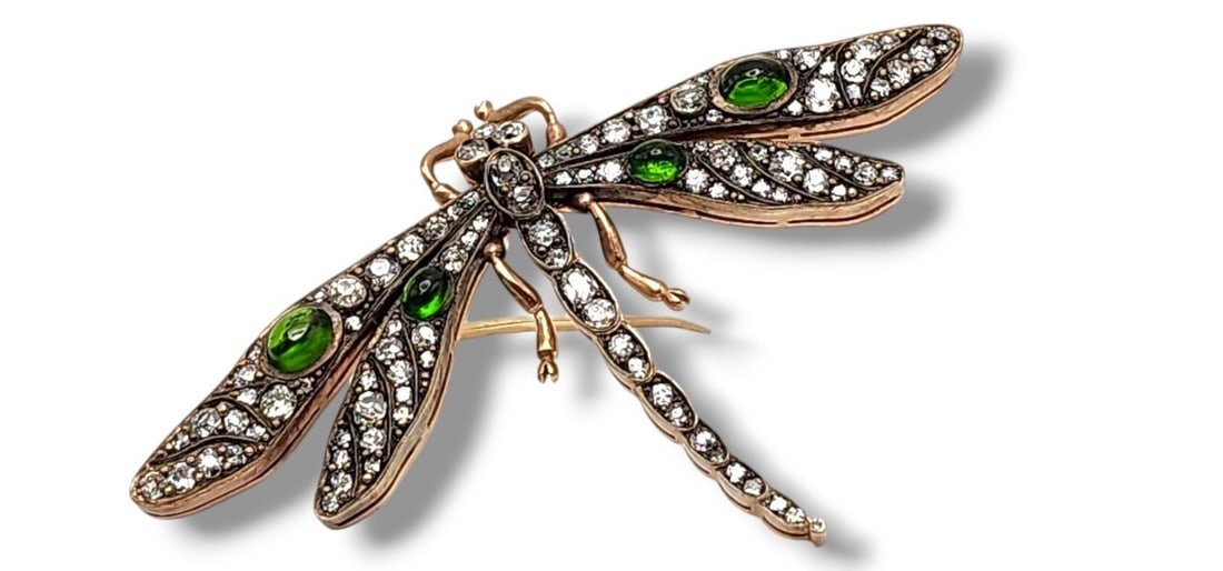 Brooch - 14 kt. Yellow gold, Imperial Russian 56k Gold & Diamond Dragonfly Art Nouveau Brooch 2.70: Imperial Russian 56k Gold & Diamond Dragonfly Art Nouveau BroochMaterial: Gold 56 assay value approximately 14k Gold Region: RussiaMarked: Yes, signed 56 and work maser initials A.T Stone: Diamonds ~A