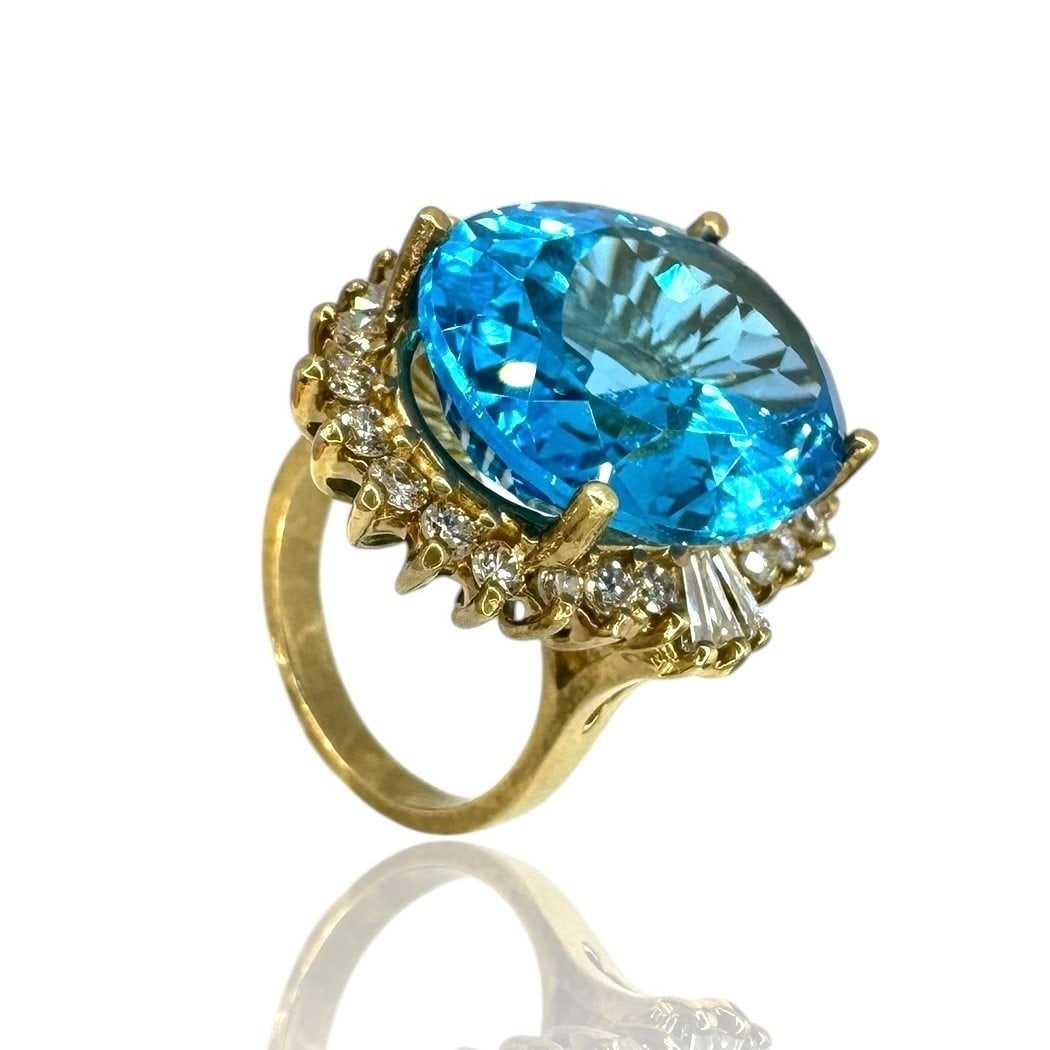Ring - 14 kt. Yellow gold, Beautiful 14K Gold Ring with Diamonds and Large Topaz Diamond (Natural) (1 of 7)