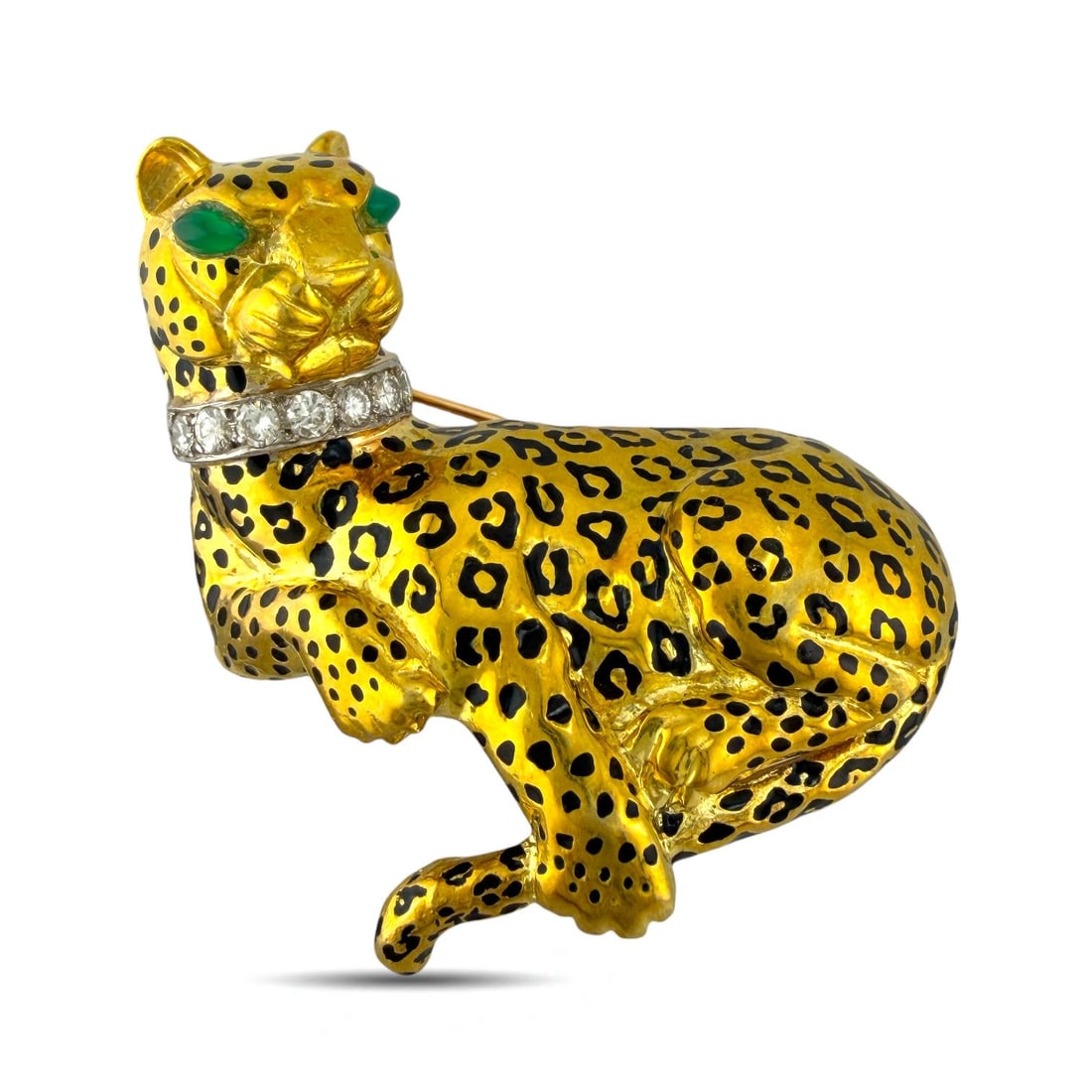 Exclusive Vintage 18K Yellow Gold Leopard 0.54ct Diamond Collar and Emerald Eyes Brooch 46.6 Grams: Exclusive Vintage 18K Yellow Gold Leopard 0.54ct Diamond Collar and Emerald Eyes Brooch 46.6 Grams Description:A striking 18K yellow gold brooch, masterfully crafted in the form of a poised leopard. T
