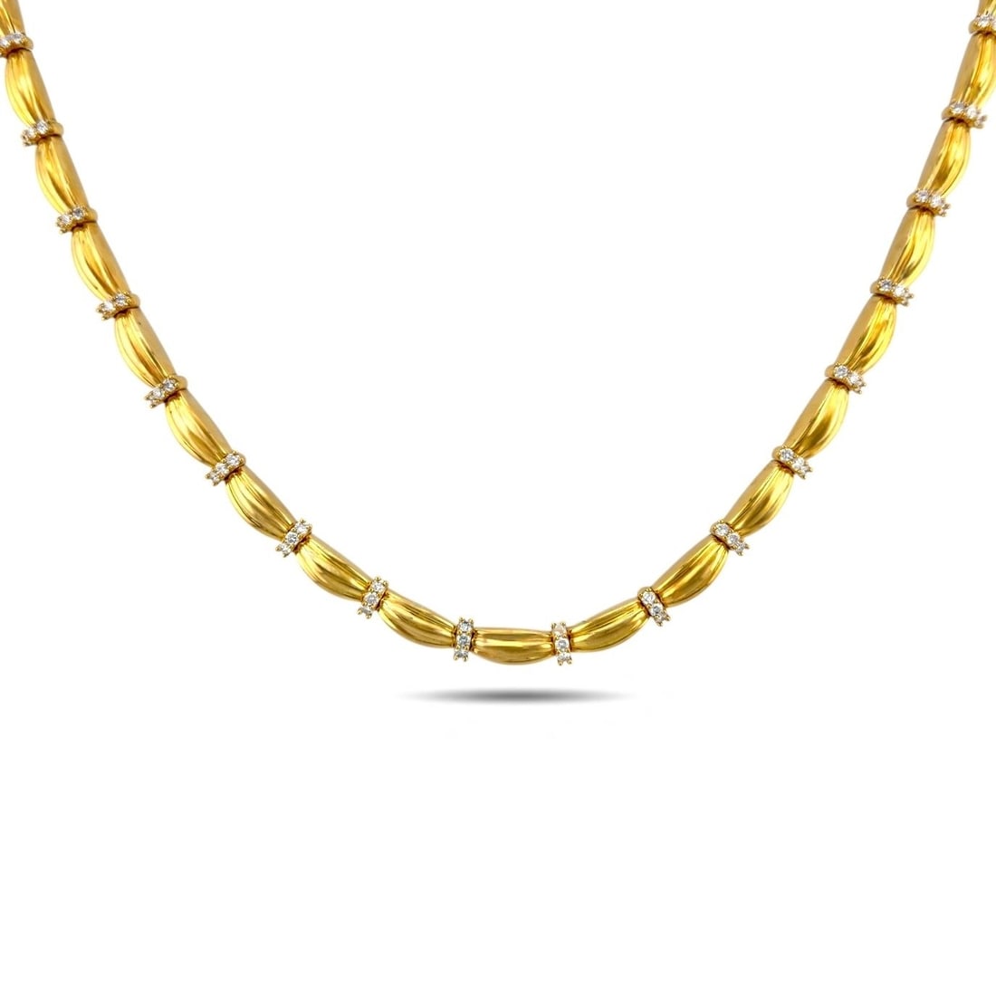 Exclusive Tiffany & Co. 18K Yellow Gold 2.34ct Diamond Necklace: Exclusive Tiffany & Co. 18K Yellow Gold 2.34ct Diamond Necklace An exquisite antique Tiffany & Co. necklace crafted in 18K yellow gold, featuring elegant rows of three diamonds throughout the design.
