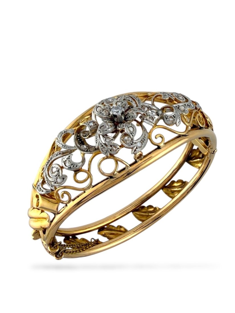 18 kt. Yellow gold, Antique Victorian 18K Yellow Gold and 1.01ct Diamond Bracelet 30 Gr - 1.01ct.: Antique Victorian 18K Yellow Gold and 1.01ct Diamond Bracelet 30 Grams An elegant treasure from the Victorian era, this antique bracelet is crafted in rich 18K yellow gold and adorned with a sparkling