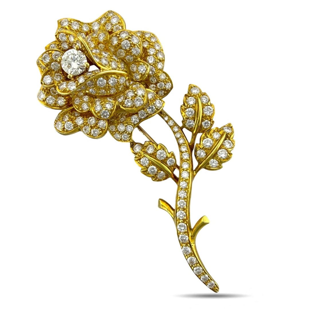 Brooch - 18 kt. Yellow gold, Exclusive 18K Yellow Gold 7.00ct Diamond-Set Floral Brooch - 7.00ct.: Exclusive 18K Yellow Gold 7.00ct Diamond-Set Floral Large BroochAn exquisite 18K yellow gold floral brooch showcasing a beautifully sculpted blossom and leaves, each surface completely pave-set with b
