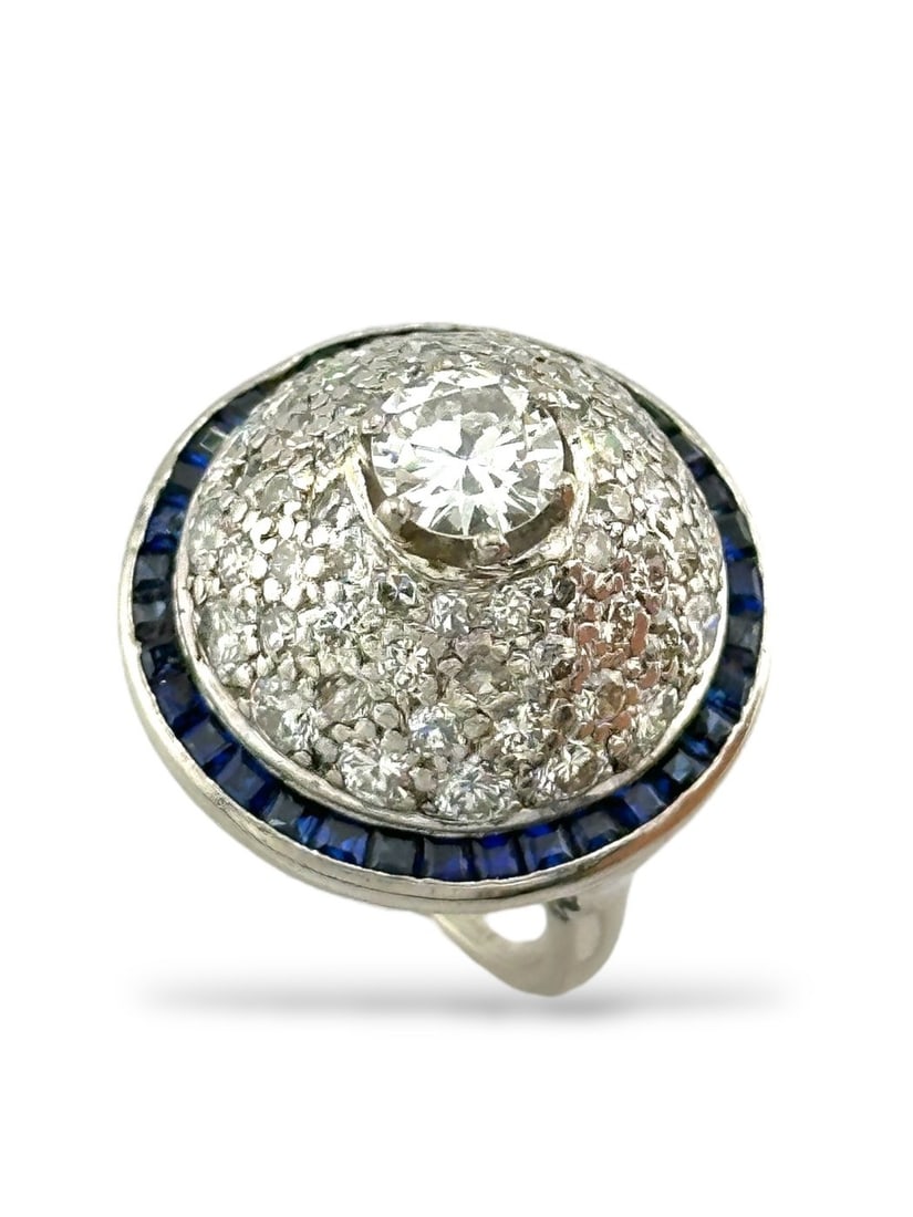 Ring Platinum Diamond - Platinum and Diamond French Art Deco Ring: Elegant French Art Deco Platinum & Diamond RingA captivating piece from the golden age of Art Deco, this French platinum ring showcases a stunning interplay of geometry and brilliance. Designed circa