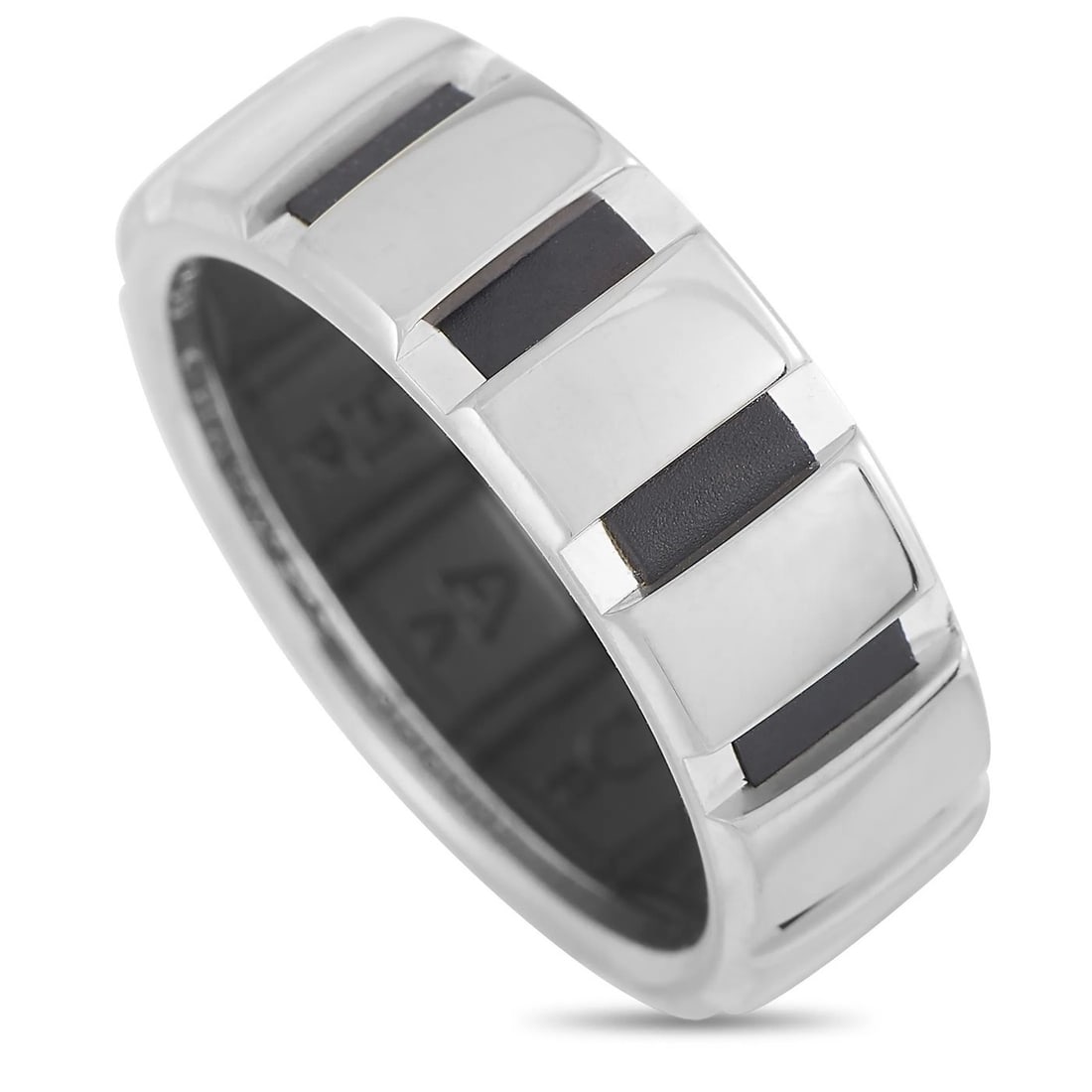Chaumet - 18 kt. Chaumet 18K White Gold Black Rubber Band Ring , White gold: Chaumet 18K White Gold Black Rubber Band Ring This Chaumet band ring is made out of 18K white gold and black rubber and weighs 6.3 grams, boasting band thickness of 6 mm.METAL & STONESMetal18K White G