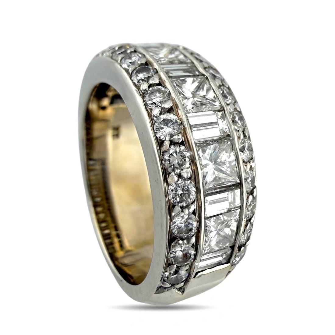 18 kt. Exclusive 18K White Gold Multi Cut 1.70ct Diamond Ring, White gold - 1.70ct. tw. Ruby: Exclusive 18K White Gold Multi Cut 1.70ct Diamond RingThis striking 18 karat white gold ring is composed with a refined arrangement of mixed diamond cuts, creating depth, texture, and exceptional bril