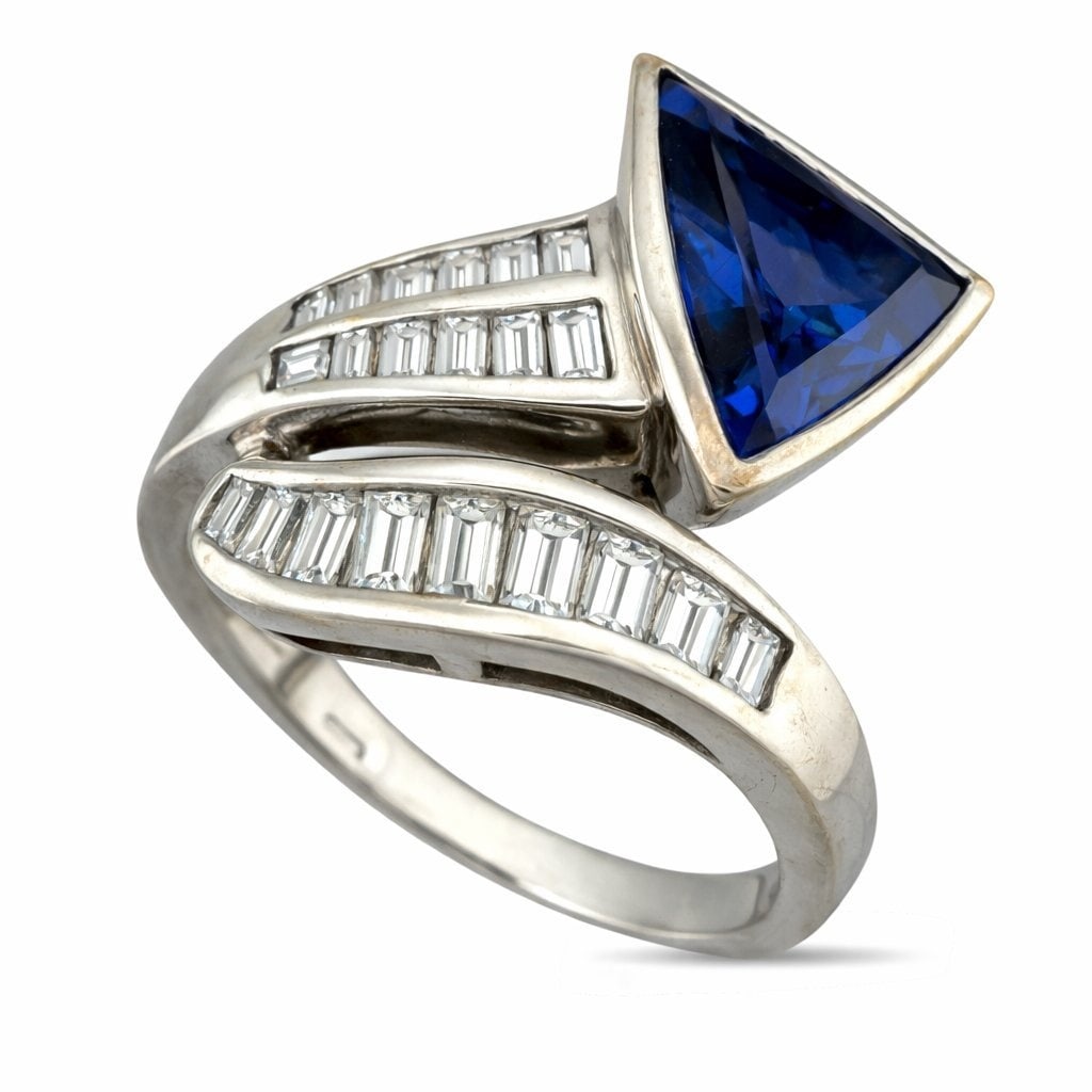 18K White Gold 1.75ct Sapphire and 0.63ct Diamond Twist Ring, White gold - 2.40ct. tw. Sapphire -: Exclusive 18K White Gold 1.75ct Sapphire and 0.63ct Diamond Twist RingAn elegant and sculptural design, this refined twist ring flows gracefully around the finger, set with sleek rectangular diamonds