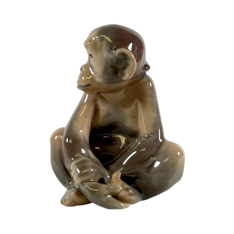 Lladro Porcelain Mono Contemplativo 5432: Lladro Limited Edition Porcelain Mono Contemplativo 5432Lladros Mono Contemplativo porcelain figurine measuring 3 inches tall. Features a seated monkey with a contemplative expression, finished in a g
