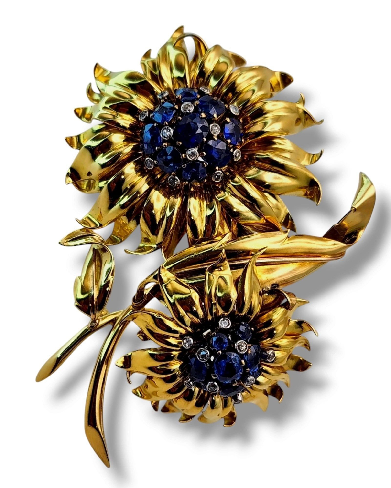 Brooch - 18 kt. 18K Gold Brooch with Diamonds and Large Sapphires, Yellow gold Diamond (Natural): Gorgeous 18K Gold Sunflower Brooch with Diamonds and Large SapphiresDiamonds: 21 Total Diamonds, 0.42 Total Carat WeightSapphires: 17 SapphiresWeight: 49g Size: 8cm x 6.7cm Condition - Excellent Total