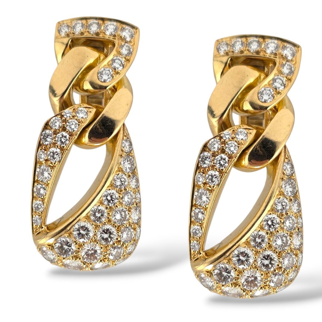 Earrings - 18 kt. Yellow gold, Italian 18K Yellow Gold 3.68ct Diamond Earrings - 3.68ct. tw.: Italian 18K Yellow Gold 3.68ct Diamond EarringsA magnificent pair of Italian earrings crafted in 18K yellow gold, showcasing an opulent display of sparkling diamonds. The earrings are generously sized