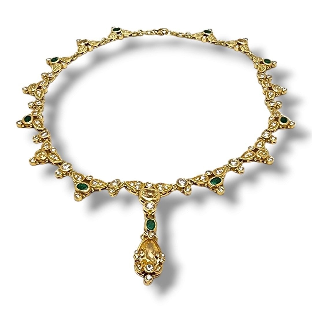 Necklace with pendant - 18 kt. Judith Ripka 18K Gold 10 Carats Diamond Necklace Pendant 88 Grams ,: Judith Ripka 18K Yellow Gold Yellow Crystal Emerald Diamond Necklace PendantEmerald Measurement: 5.7mm x 3.8mmShape: OvalColor: GreenWeight: 88 grams Yellow Crystal Measurements: 8.5 x 1