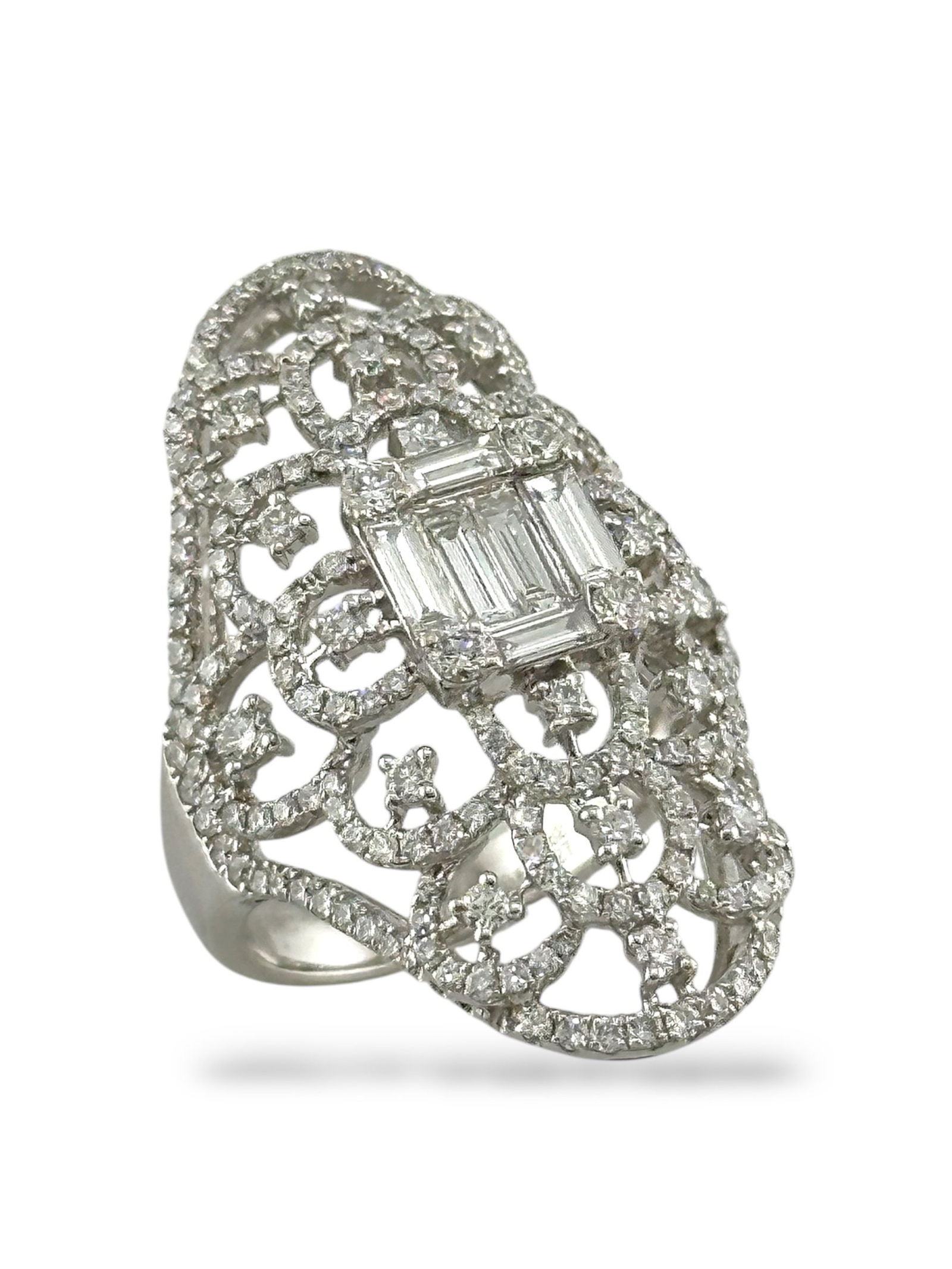 18 kt. White gold, 18K White Gold Ring with Radiant & 4.0ct Round Diamonds - 4.0ct. tw. Diamond (1 of 8)