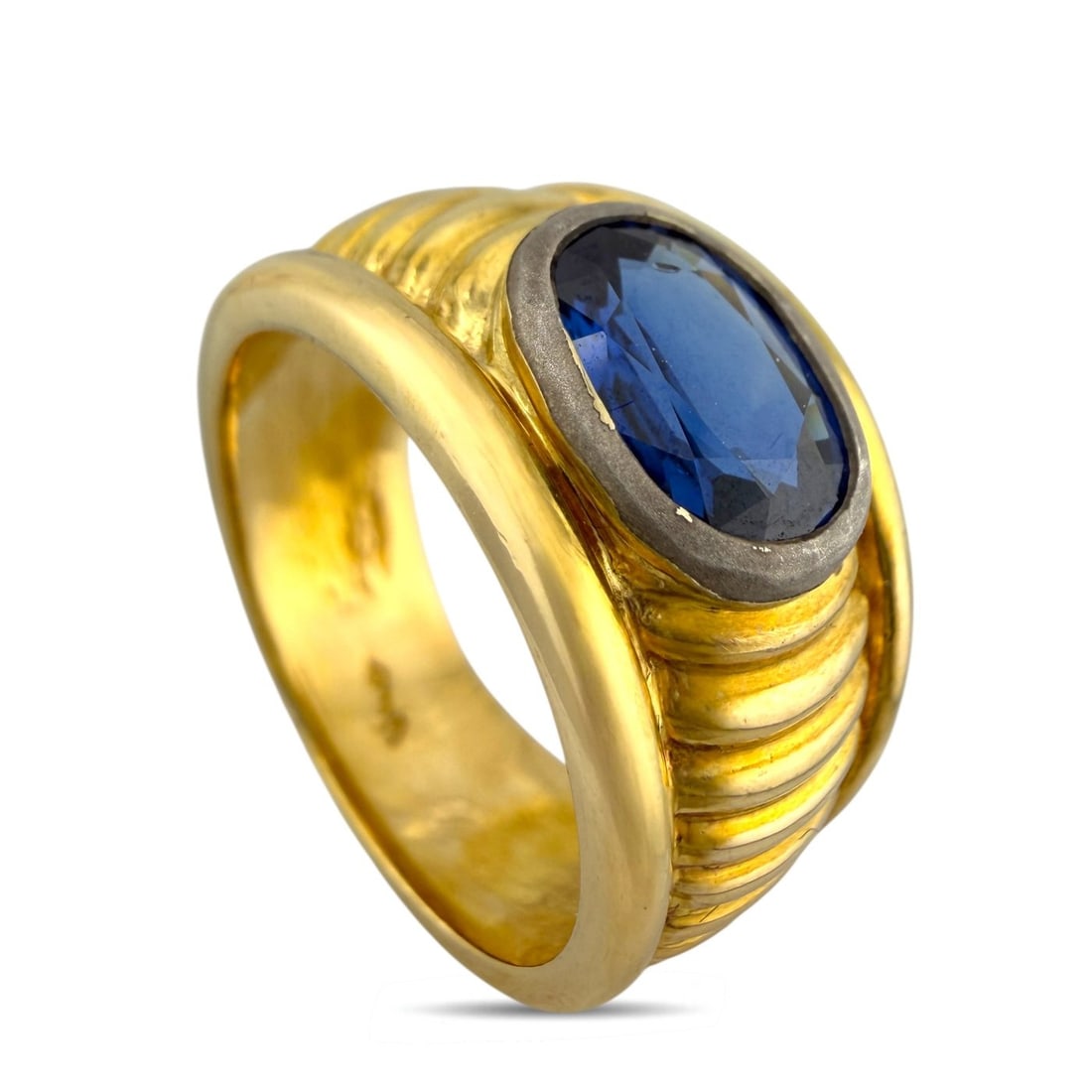 18K Yellow Gold Blue 1.50ct Sapphire Ring, Yellow gold - 1.50ct. tw. Sapphire: Exclusive Vintage 18K Yellow Gold Blue 1.50ct Sapphire RingA refined vintage design showcasing a richly saturated blue sapphire at the center, elegantly proportioned in an oval silhouette. The deep co