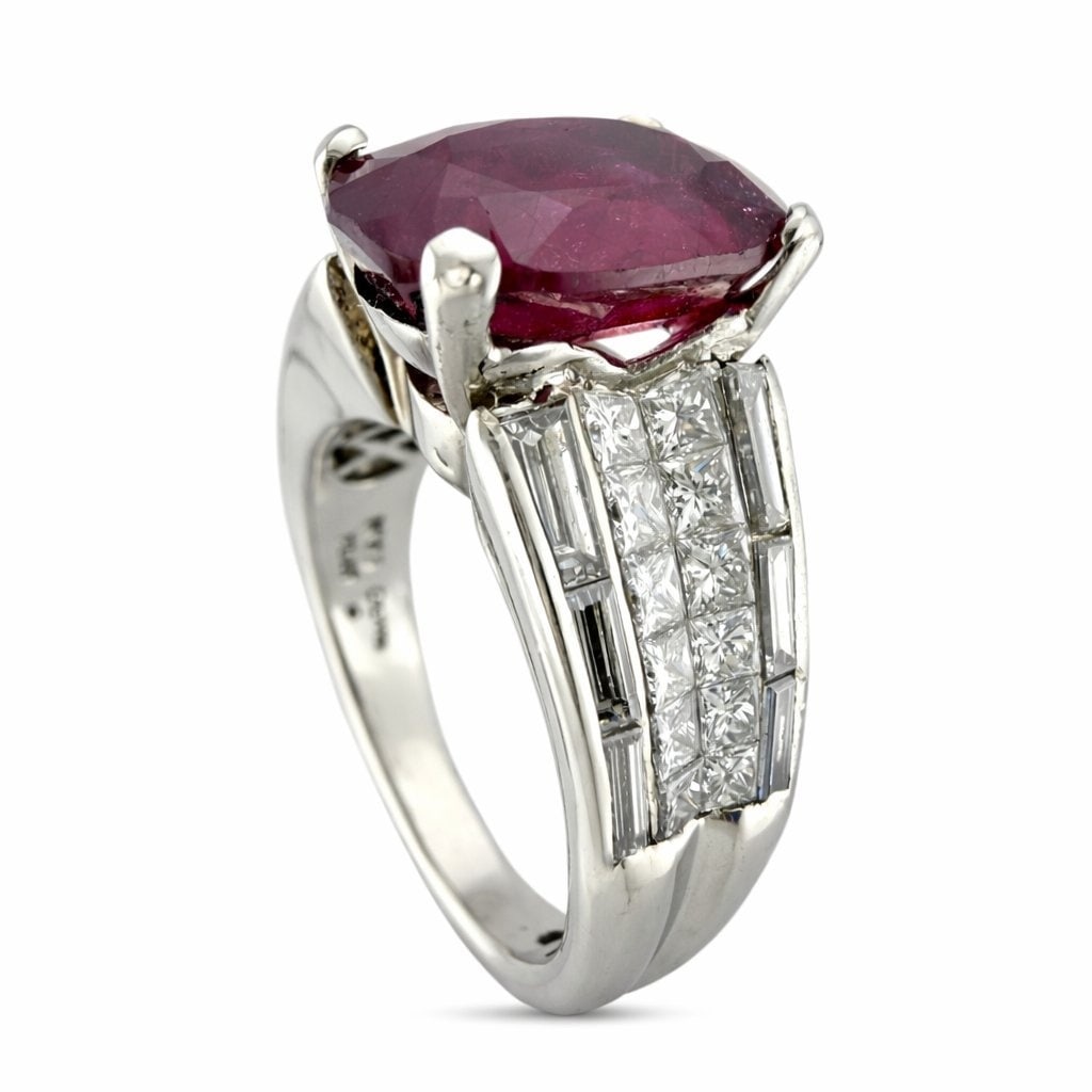 Platinum 3.50ct Ruby and 1.10ct Diamond Ring - 4.60ct. tw. Ruby - Diamond - 2