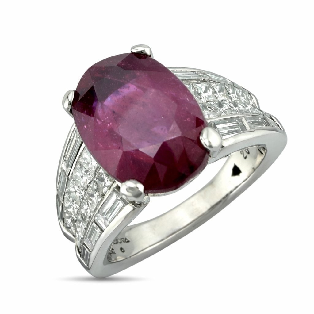 Platinum 3.50ct Ruby and 1.10ct Diamond Ring - 4.60ct. tw. Ruby - Diamond - 3