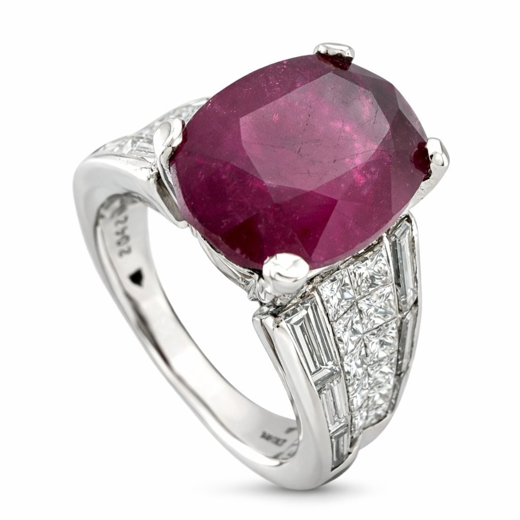 Platinum 3.50ct Ruby and 1.10ct Diamond Ring - 4.60ct. tw. Ruby - Diamond - 7