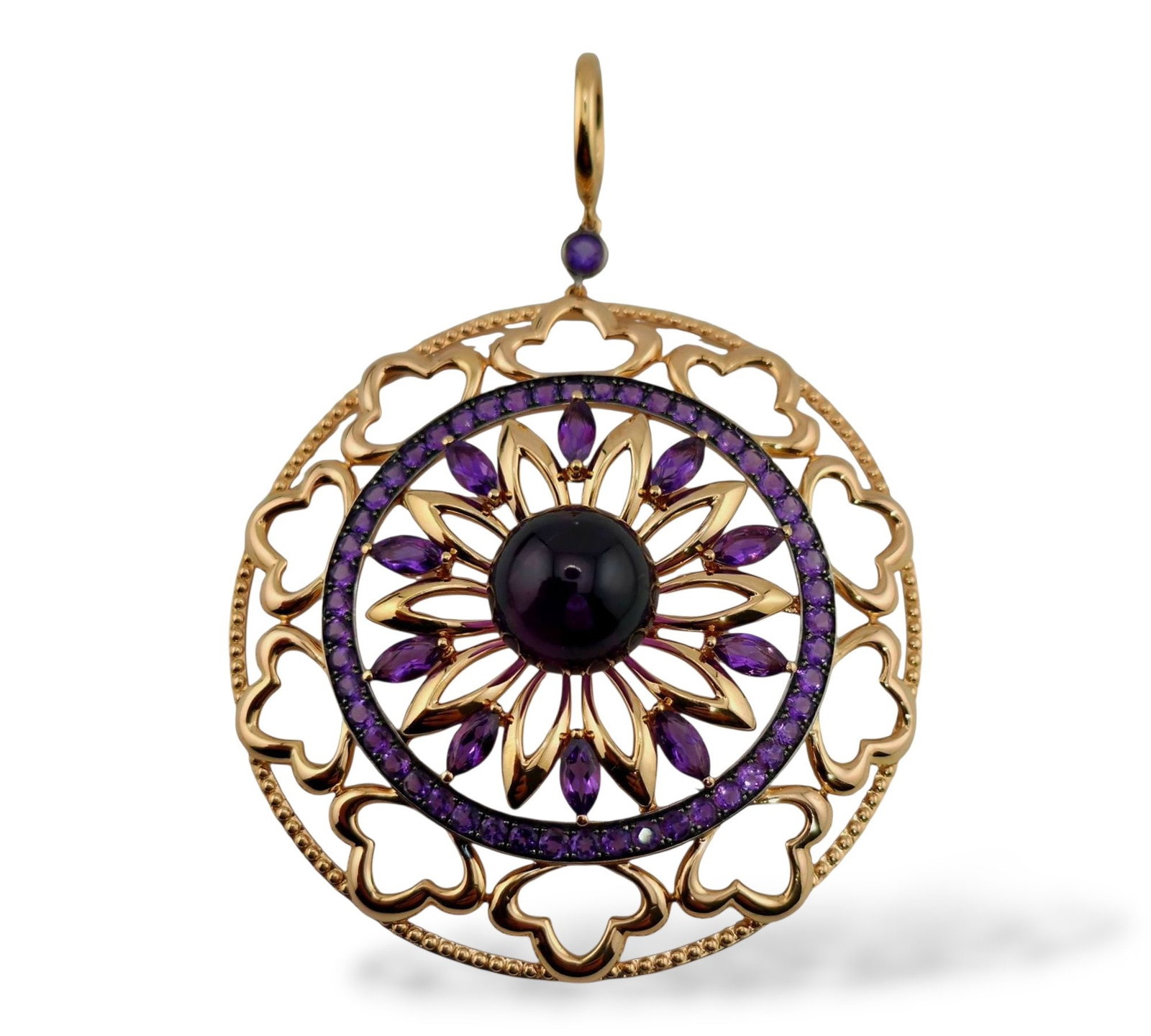 Bucherer - 18 kt. Yellow gold, Bucherer 18k Gold and Amethyst Large Pendant: Bucherer – 18K Gold & Amethyst Large Pendant An impressive Bucherer pendant showcasing refined Swiss craftsmanship. Beautifully designed in solid 18K yellow gold, this statement piece features a vib