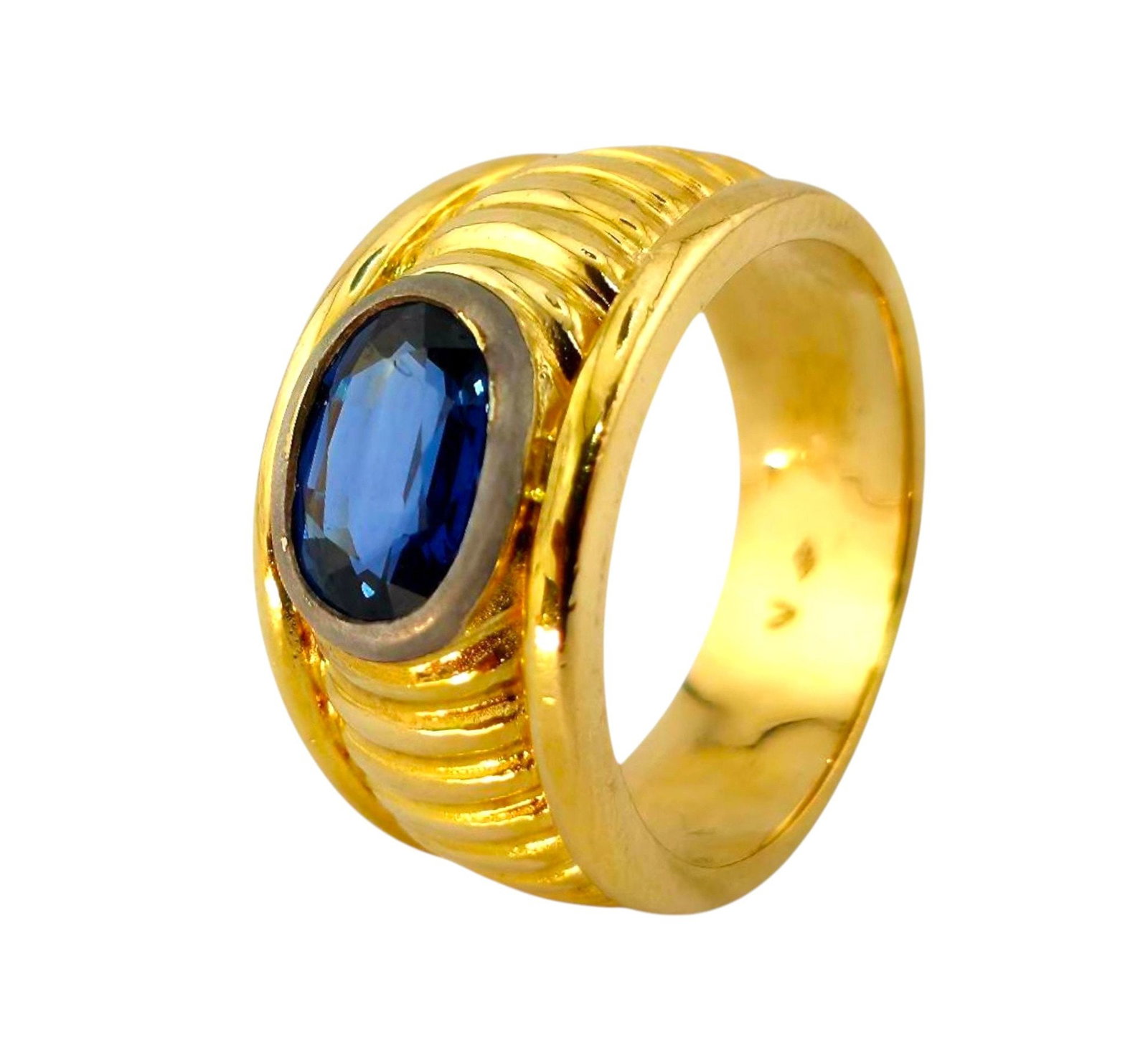 14 kt. Yellow gold, Beautiful 18K Gold Ring with Large Sapphire (1 of 8)