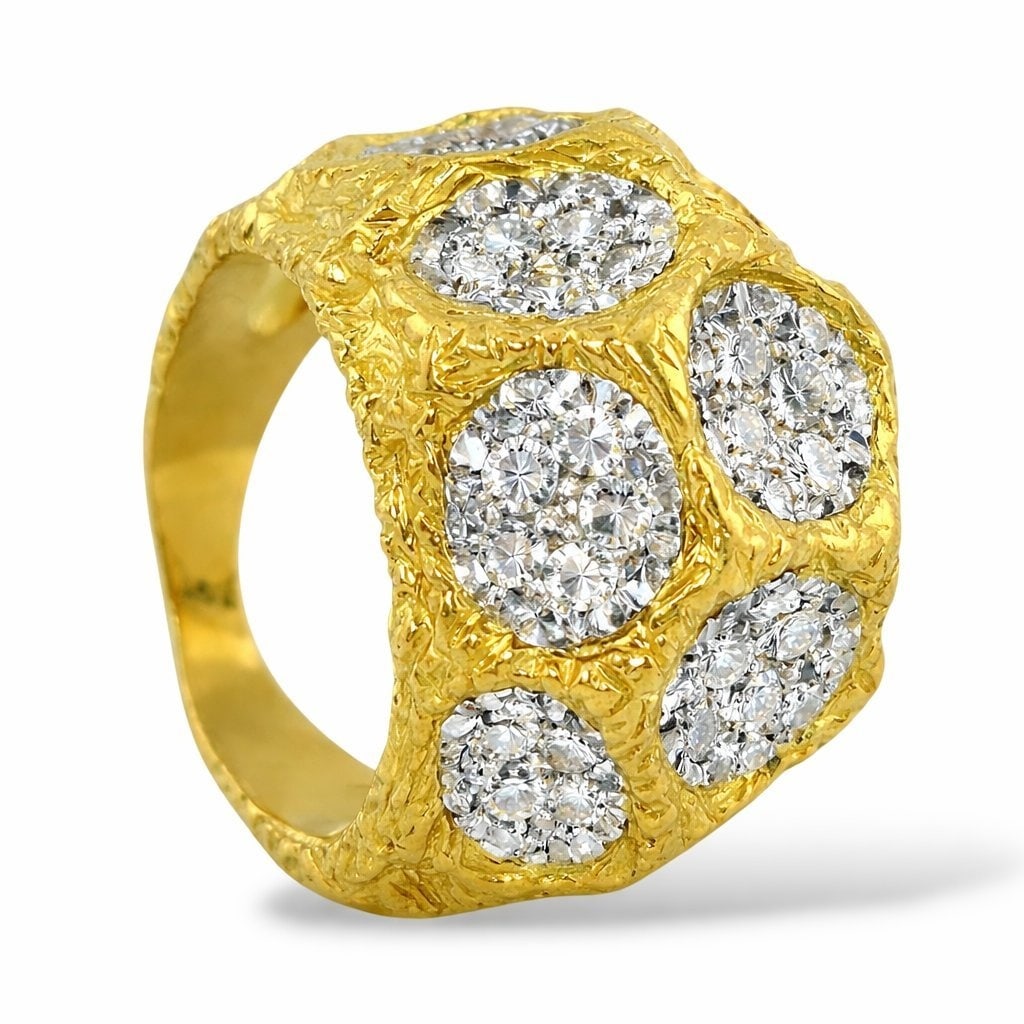 Large 18K Gold Ring with Diamonds 1.5ct: Gorgeous Large 18k Gold Ring with Diamonds 1.5 Carats Diamonds: 50 Natural Diamonds, Total 1.5 Carats Weight: 17.5 Grams Size: 52 EU Condition: Excellent Ring Size - 52 (EU) / 12 (IT) / 6 (US) Conditi