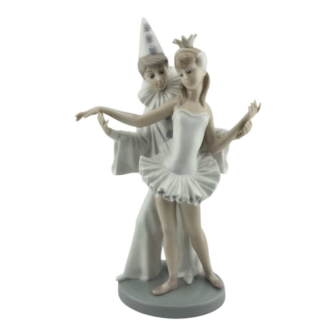 Lladró - Figure - Lladro Porcelain #4882 Carnival Couple Figurine -: Lladro Porcelain #4882 Carnival Couple FigurineLladro porcelain figurine #4882 titled 'Carnival Couple,' featuring a male clown in a pointed cap and ruffled collar embracing a ballerina wearing a crow