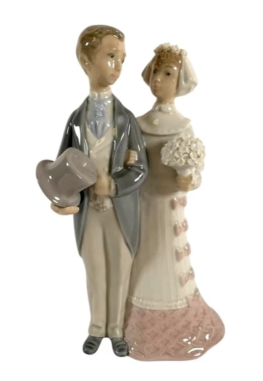 Lladro Limited Edition Porcelain Wedding of Yester year 4808: Lladro Limited Edition Porcelain Wedding of Yesteryear 4808Lladro porcelain figurine titled Wedding of Yesteryear, model No. 4808. Depicts a bride and groom in vintage wedding attire, with detailed ha