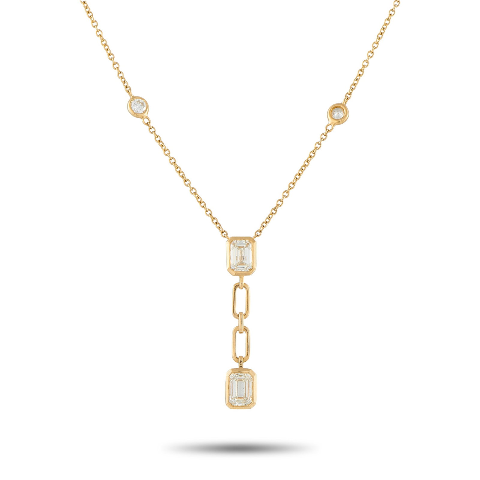18K Yellow Gold 2.60ct Diamond Necklace: This luxury necklace is ideal for anyone with a minimalist aesthetic. Sleek and stylish, it includes a 1.65 carat center stone and additional Diamond accents totaling 0.95 carats. Set in 18K Yellow