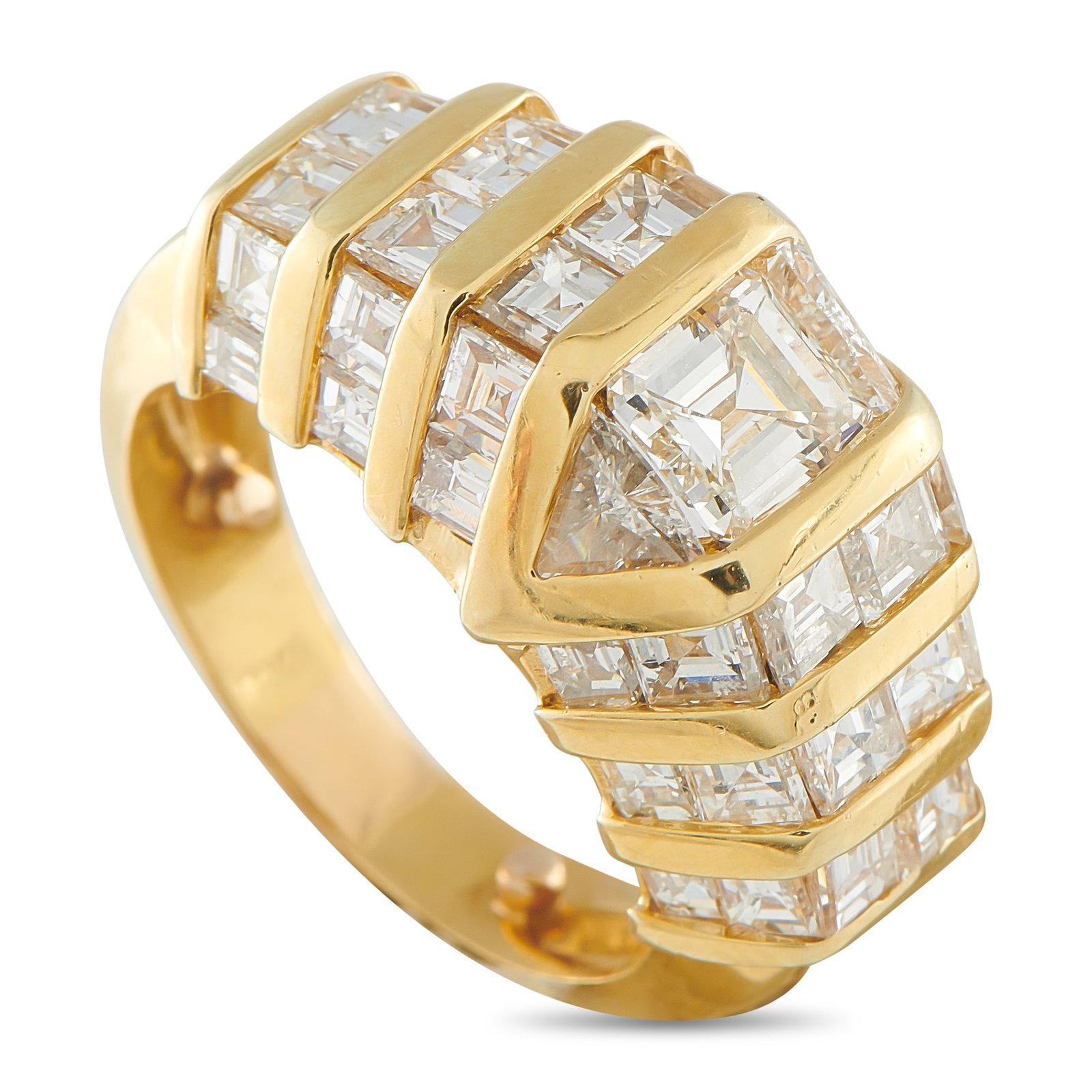 18K Yellow Gold 5.50ct Diamond Ring: This luxury ring is designed to sparkle from absolutely any angle. A 1.0 carat Diamond center stone serves as a stunning focal point, while additional Diamonds totaling 4.50 carats allow it to come al